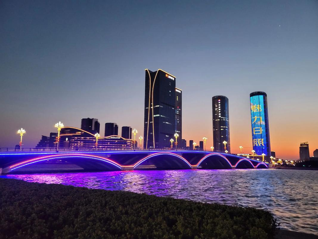 陕西人，刚从山东日照回来，实在忍不住想说：对日照的六点印象