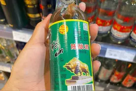 都是名酒，“亲民”的牛栏山，“时髦”的江小白，哪个更受欢迎？图片