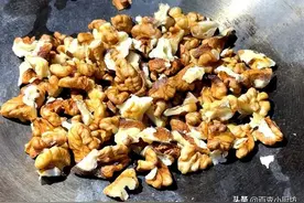 香油核桃仁炒一炒太厉害了，试过的都说好，就服老祖宗们的土方法图片
