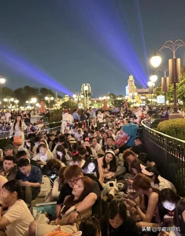 2025国庆出行报告：最堵高速、最挤景区TOP5出炉！你中招了吗？