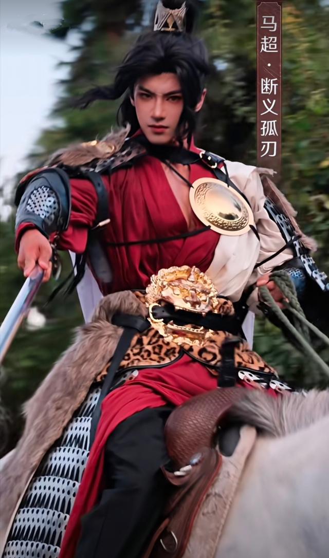 这个190的广西帅哥绝了！八块腹肌+民族风，他把瑶族文化玩出了花