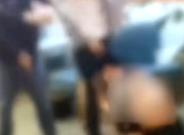 殴打孕妇的两男子社会性死亡了：工作曝光，前途没了，人生也毁了