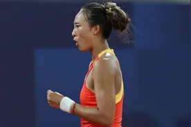 3天鏖战8小时！郑钦文：我很累，但我愿为国家再打一场3小时的比赛图片