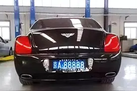 京A88888的车主是谁？普京曾在他车身亲笔签名，一辆车值2亿！图片