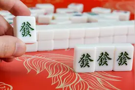 川麻五大作死禁忌！职业牌手：碰这5条红线，血战到底必输钱！图片