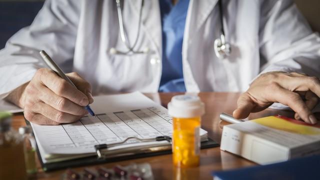 成人如何考取执业兽医资格证？一篇给你明确步骤的实战指南