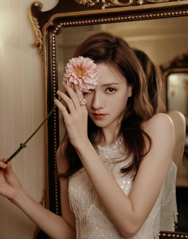 娜然：新”封神”中媚骨天成的新妲己