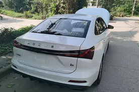 25年驾龄的老司机买了一辆荣威I5，裸车价4.9万，看看他的评价图片