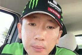 意大利西蒙直播聊与善美分手原因？穿绿衣服有寓意？西蒙仍伤心？图片