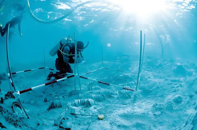 打捞一艘沉船，花掉三亿人民币？打开船舱后，所有人都懵了！