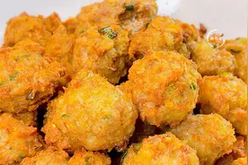 炸丸子时，不要放面粉和淀粉！教你正确做法，外酥里嫩，放凉不硬图片