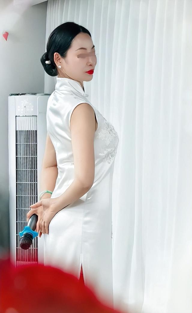 富豪儿子考上211,保姆随礼5千,保姆儿子上大学,富豪回礼5百