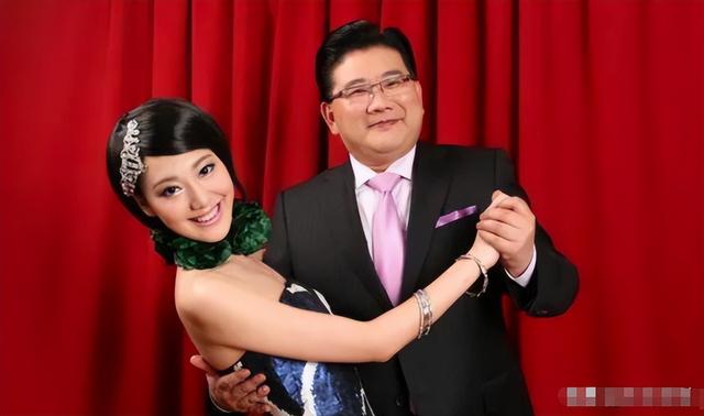 讨好大佬，陪睡上位，遭央视“开除”	，她身上的标签哪个才是真的