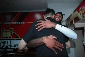 “8秒钟！威姆斯，不等了！”图片