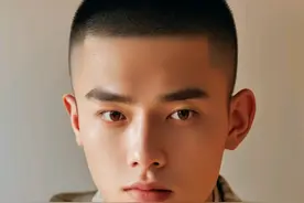 最适合中国男士的发型，非两侧铲短莫属，百变时尚真有型图片