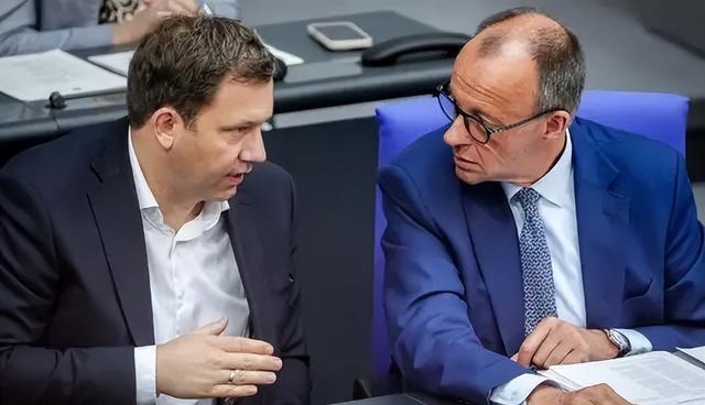 日本话音刚落，又一国介入台海，专机已经离华，要逼中国做3件事