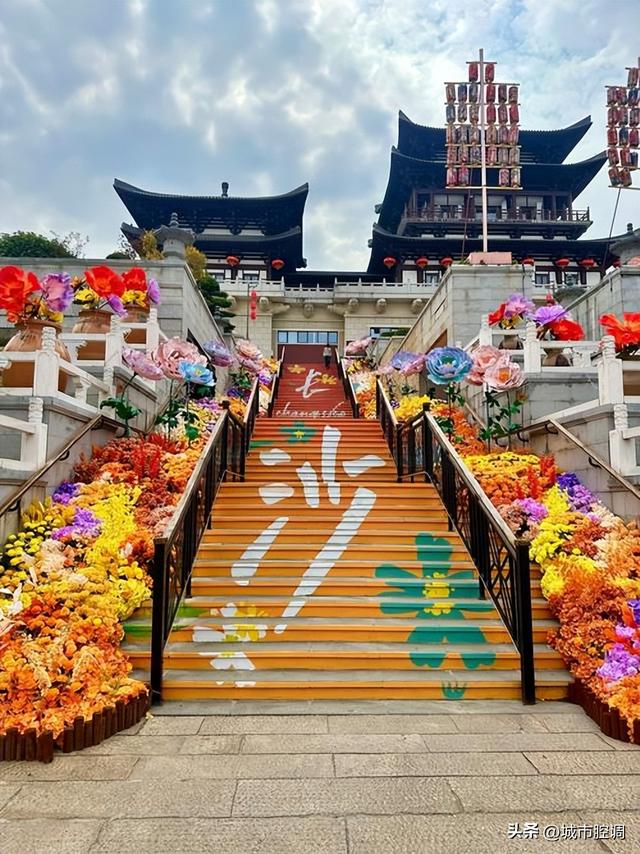 从3万人到空荡荡！谁“杀死”了长沙这个百亿国风乐园？