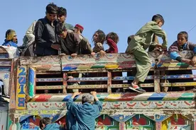 阿富汗人被巴基斯坦强行驱逐，且备受虐待图片