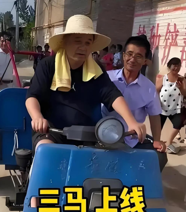 毕福剑没想到，如今硕士毕业的女儿，竟和前妻过上高攀不起的生活