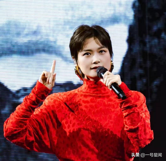 嫁法国老头真相大白5个月，41岁的李宇春，已经走上了另一条路