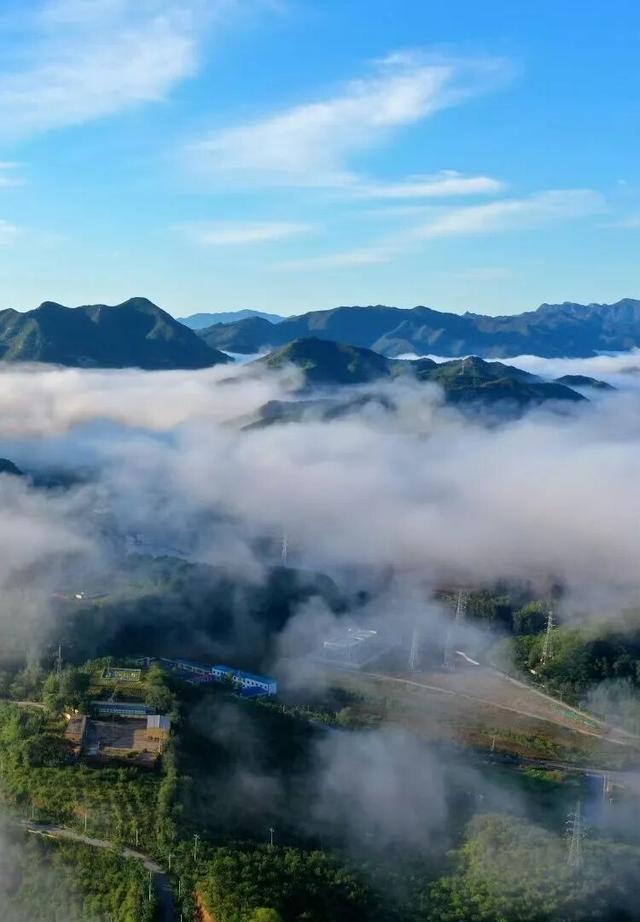 天地间的水墨长卷