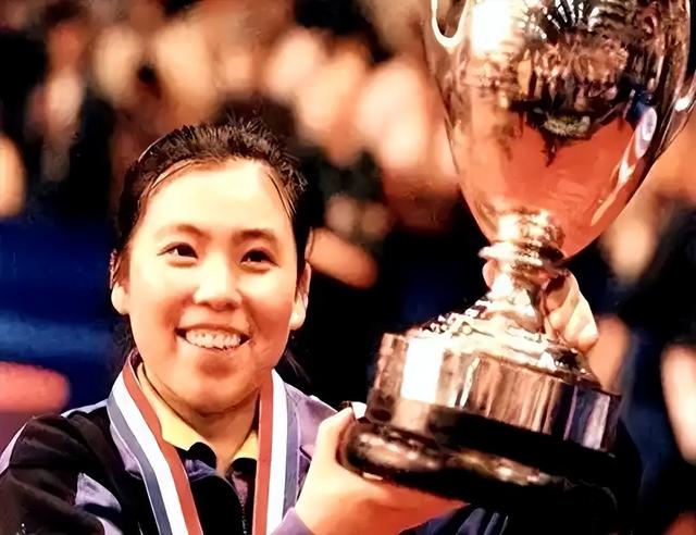 涉贪腐被带走、败光20亿	、移民改国籍，邓亚萍身上的谣言太离谱