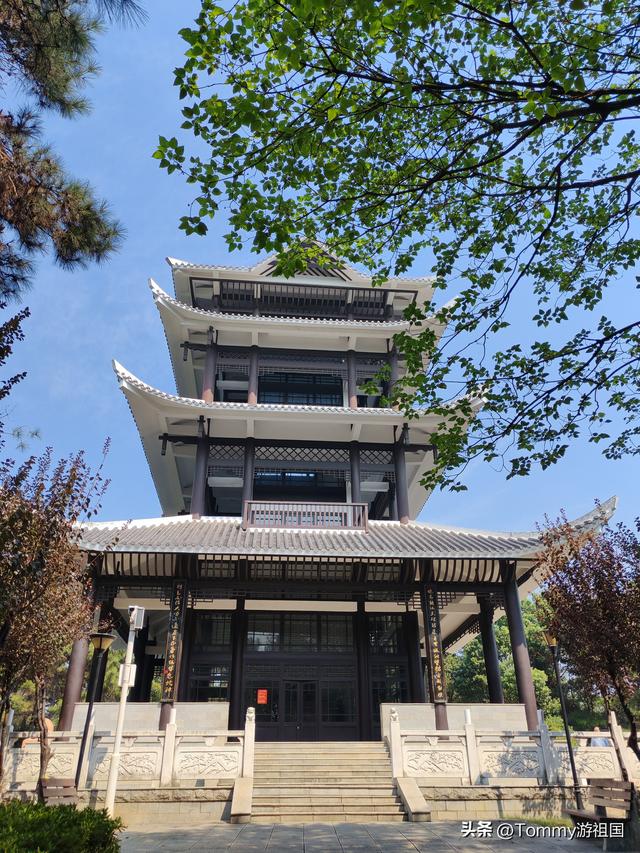 漫步徐特立公园：在绿韵中寻访教育家风骨