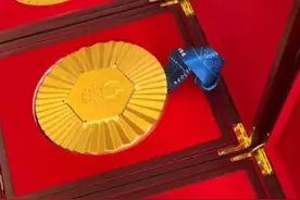 说到做到！王楠金牌制作完成，不给陈梦、樊振东，郭斌回复很直接图片