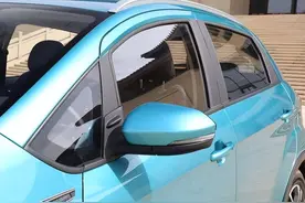 开了10年的车，才知道“三角窗”是干什么的，别等报废才后悔图片