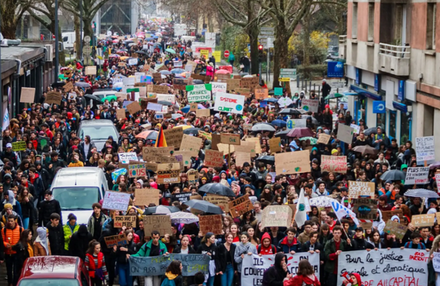 软饭硬吃，戴高乐的铁腕逆袭！法国如何从沦陷国重返大国舞台