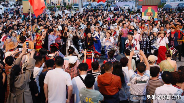叮！您有一封国庆、中秋攻略待查收！翠湖-老街城市咖啡生活季来了！