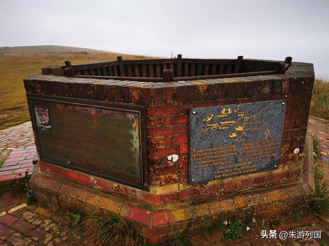 白色断崖与灰色天空，英国南部海岸线的另一种浪漫