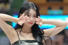 韩国啦啦女神李雅英图片