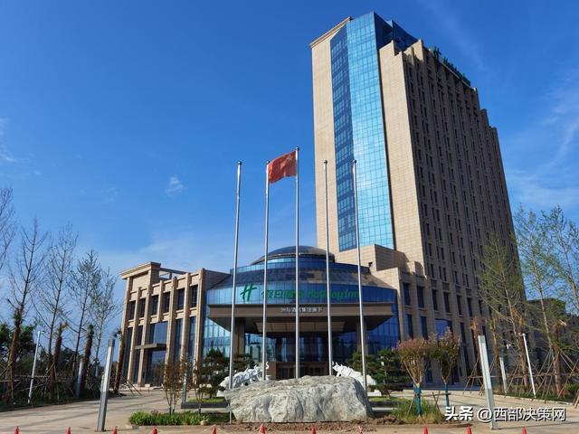 礼遇“双节” 星耀秦东！渭南高新假日酒店试营业启幕