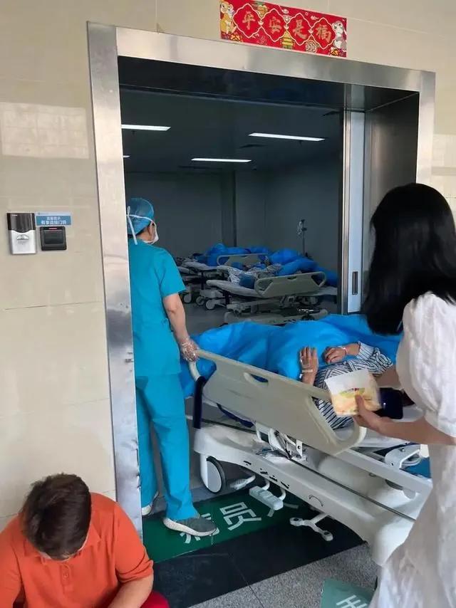 一场大病才懂：不伺候只掏钱的子女，才是真精明！