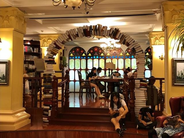 哈尔滨 4 月限定快乐：松花江跑冰排 + 早市烟火，错过等一年