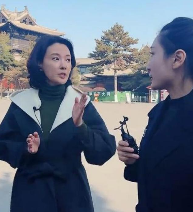 央视最惨女主持：男友被判死缓，丈夫惨死狱中，如今48岁依旧单身