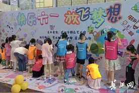 百余件书画作品点亮“美育”童年，湖北省第二十四届中小学生美术书法比赛优秀作品亮相武汉群艺馆图片