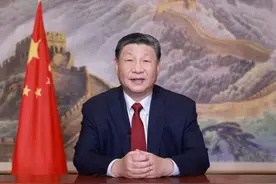 金句来了！“每一个人都是主角，每一份付出都弥足珍贵，每一束光芒都熠熠生辉”图片