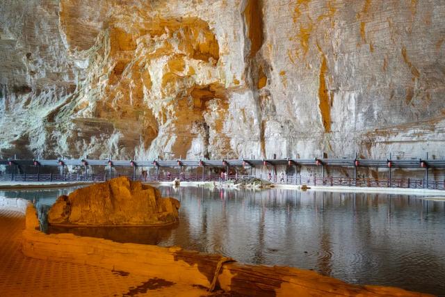 腾龙洞图景记略或题跋(组诗节选)