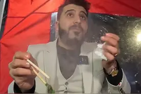 一顿饭被河南人弄哭三次，伊拉克老王成中国爆火博主图片