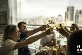 层次越高的人，越“冷漠”？图片