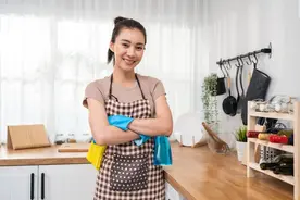 离婚二十年，再次见到前夫，我深刻体会到什么叫“物是人非”图片