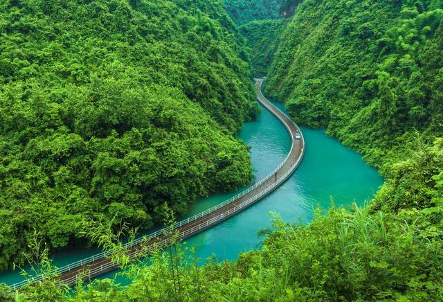 假期旅行的天花板！国内6座被严重低估的宝藏山水小城，风光超绝