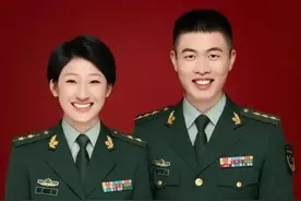 全网关注的最美特战女兵崔婕，结婚了！她的老公身份不一般图片
