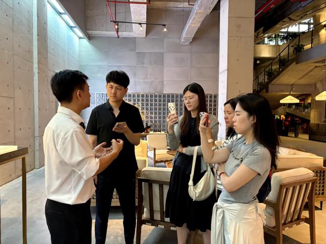 中宣部带队50余名记者，为何集体“沉醉”射洪？