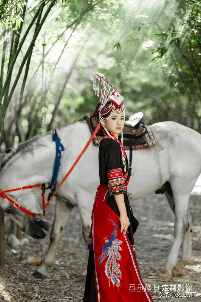 身着凤凰装，一生纳吉祥 | 霞浦！山海之间，解锁畲族风情与海滨秘境的碰撞