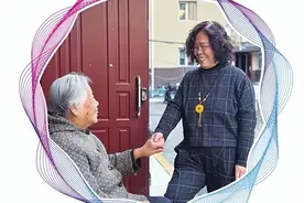 每天为邻里的事忙个不停 来，认识一下咱们的热心“楼长”图片