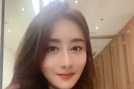 放弃百亿男友嫁富豪同学，丁克8年的陈德容，为何突然宣布离婚？图片