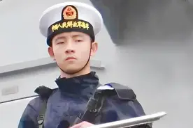 被日媒称为“帝国的蔑视”的一张照片图片